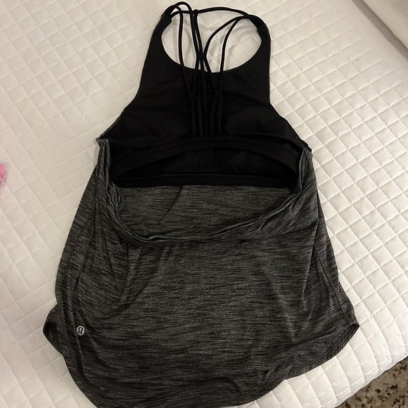 Lululemon build in top - Picture 2 of 6